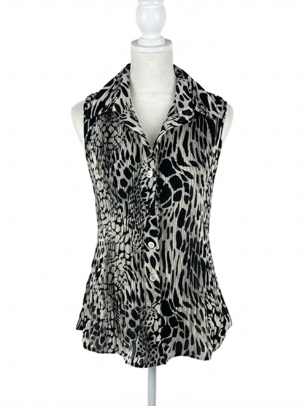 Sleeveless Black & White Animal-Print Button Front Blouse